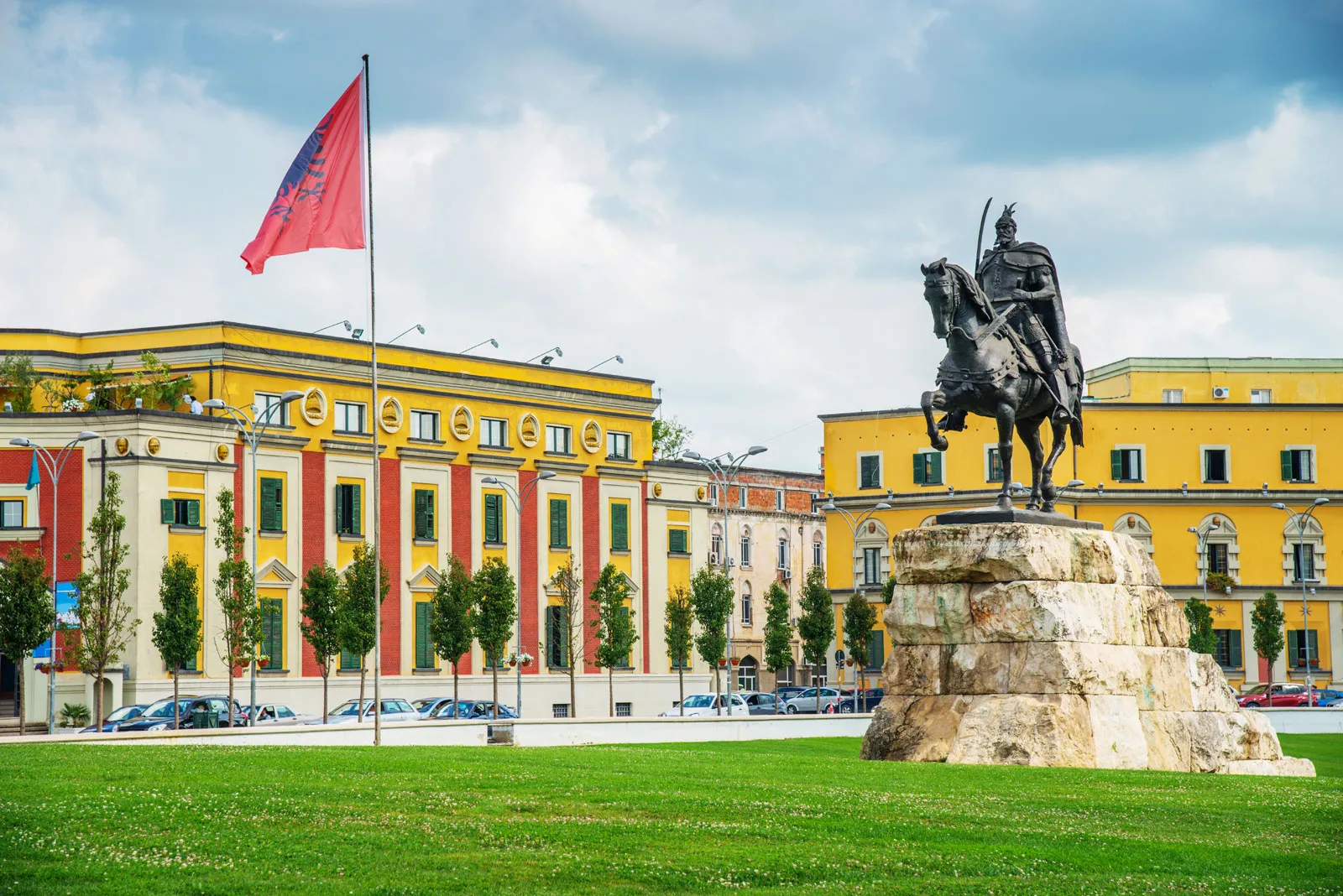 Skanderbeg Square, Tirana