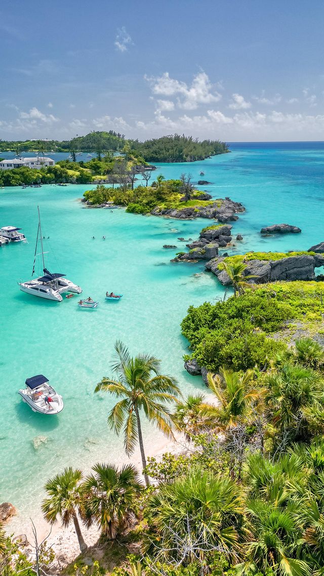 Beautiful blue water at a Bermuda beach. 