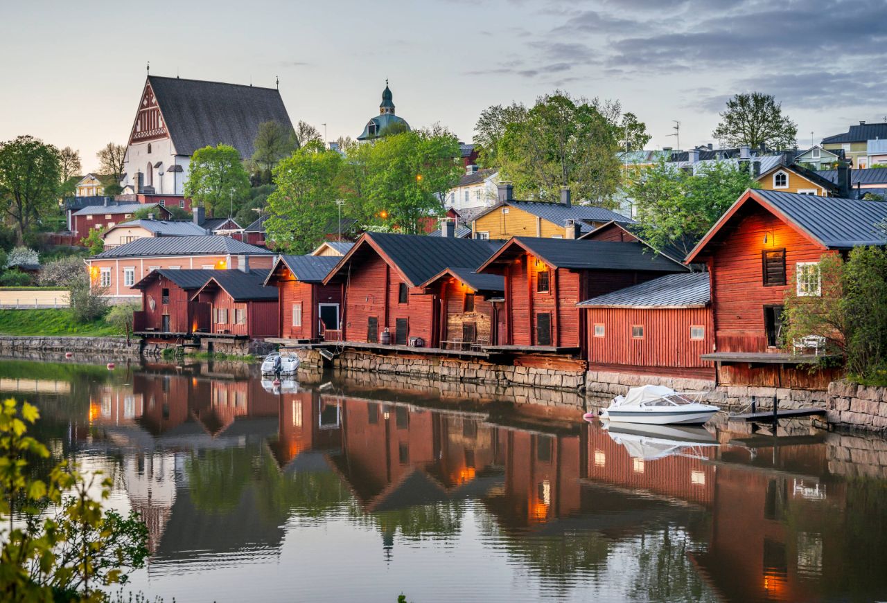 The red buildings on the shore of Porvoo’s river